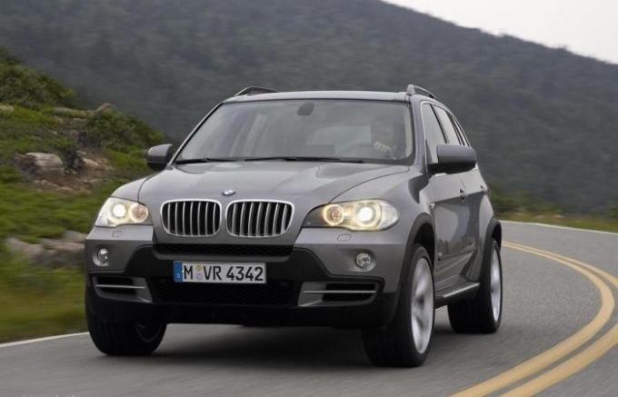  Beliebte deutschen Crossover BMW X5 E70 im Körper. | Foto: www.autoevolution.com.