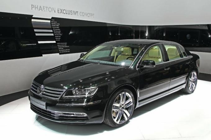 In den frühen 2000er Jahren hat sich das Unternehmen Volkswagen beschlossen, den Markt mit einem wirklich Premium-Limousine ein. So gab es einen Phaeton.
