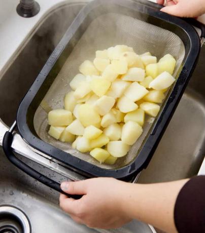 Gekochte Kartoffeln Testen Sie immer nach dem Kochen.
