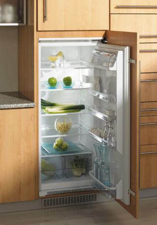wie man einen Kühlschrank in ein Küchenset einbaut