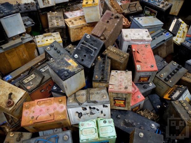 Alte Batterien sind schädlich für die Umwelt. | Foto: amd-msk.ru. 