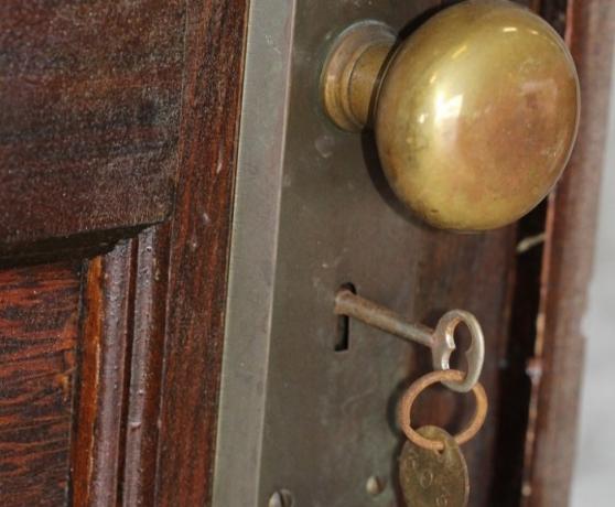 Das Geheimnis, das 70 Jahre später der Erbe geöffnet ging flach, aus dem Jahr 1939 mit einem Schlüssel verriegelt