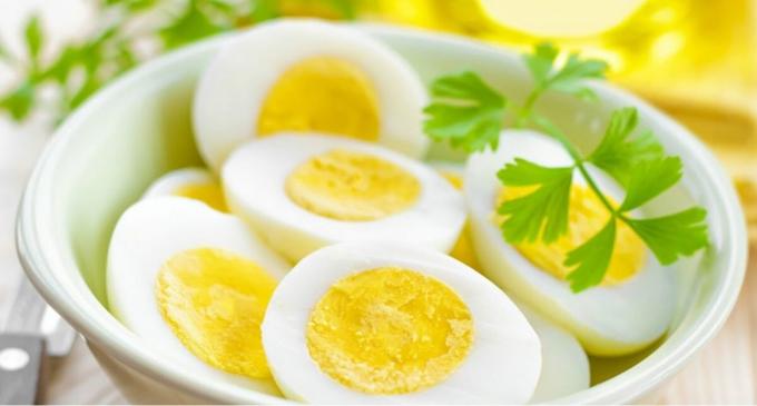In-law hat eine neue Art des Kochens Eier aufgefordert, durch die sie mehr schmackhaft und zart
