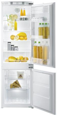 Kühlschrank in die Küche eingebaut
