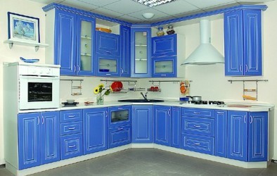 Selbst eine blaue Küche mit den richtigen Farbtönen kann Komfort und Gemütlichkeit schaffen, ohne Müdigkeit und Irritation zu verursachen.