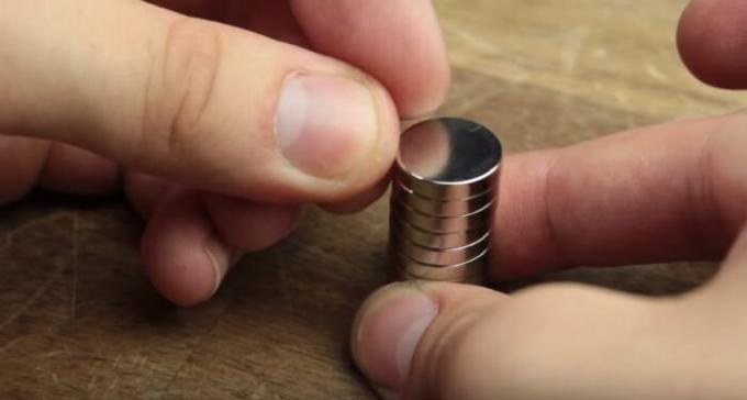 Wir machen Magneten. / Foto: youtube.com. 