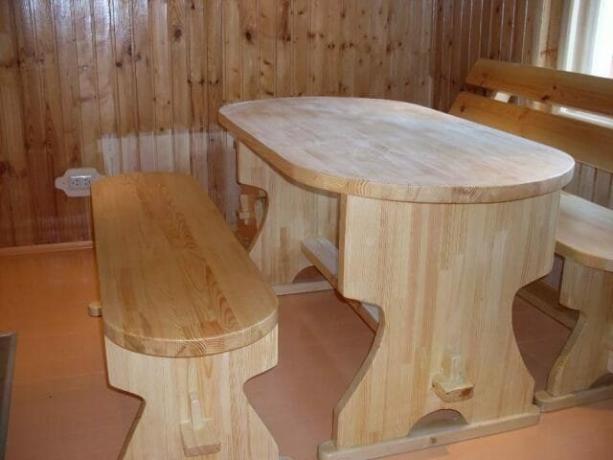 Möbel für Bade aus Holz