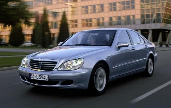 Cars Mercedes-Benz S-Klasse 1998-2005 ist zuverlässiger als die Konkurrenzprodukte. | Foto: avtorinok.ru.