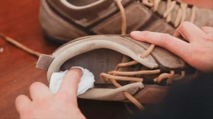 7 Tricks, mit denen Schuhe stoppen und Geruchsbelästigung