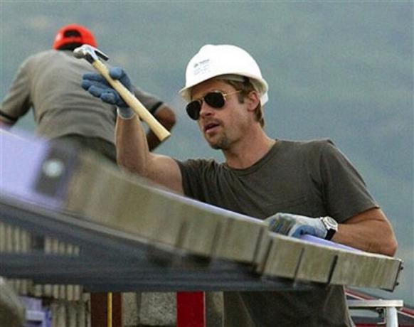 Brad Pitt half Bauherren Häuser betroffen zu errichten.