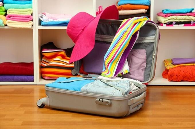 Koffer ist eine ausgezeichnete Wahl Lagerung von unnötigen Dingen. / Foto: vtemu.byReklama