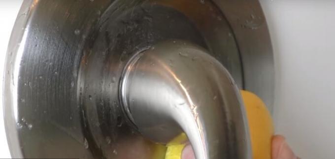 Wasserqualität ist schlecht, so dass Sie auf Zitronen eindecken sollten. 