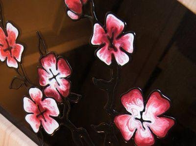 Sakura-Blumen sind die Hauptdekoration des Headsets
