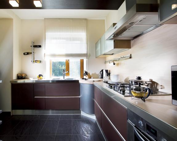 Küchenlayout 10 Meter (54 Fotos): DIY-Videoanweisungen, Gestaltungsmerkmale der Zimmer 7, 11, 13, 14, 16 m², Preis, Foto