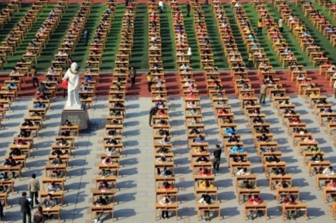Im Gefängnis: die schwersten Regeln der Prüfungen in China