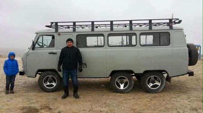 Triaxial UAZ, die in der Mongolei ist und nicht ungewöhnlich. | Foto: carakoom.com.