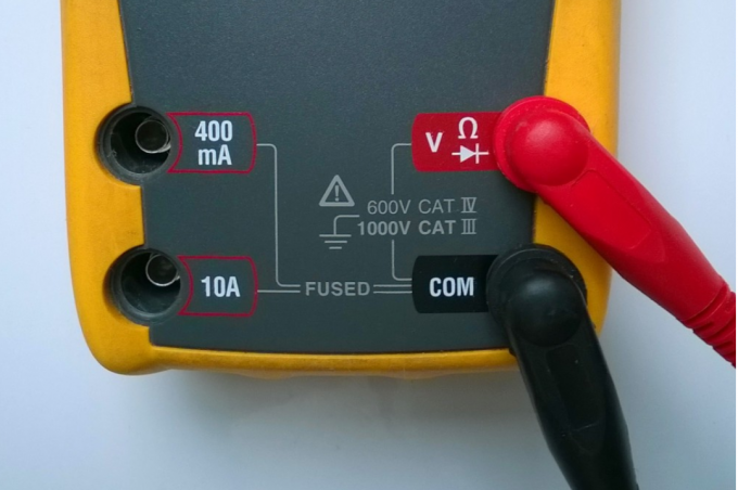 Wie die Strom- und Spannungsmultimeter messen: Detaillierte Anleitungen