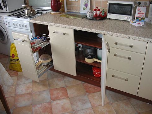 Wenn Sie das Küchenset selbst zusammenbauen, können Sie alle Schränke genau so durchdenken, wie Sie es benötigen