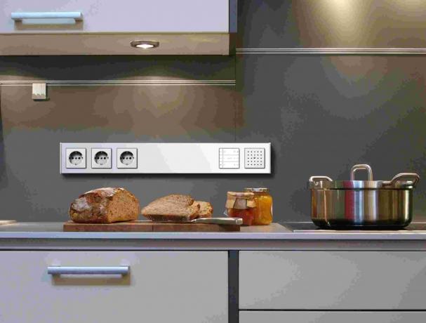 Do-it-yourself-Installation von Steckdosen in der Küche, Anleitungen, Fotos und Videos