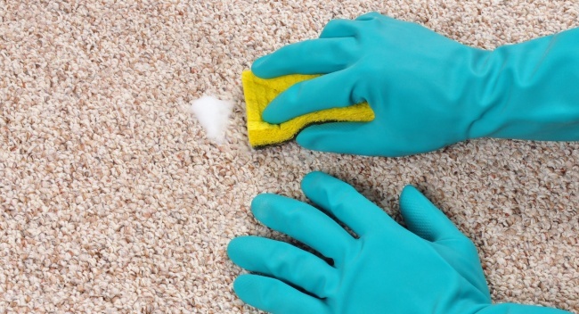 Teppichflecken entfernen