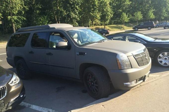 Im Inneren des Cadillac Escalade stark verändert.