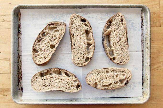 Wie das Brot frisch zu halten, auch nach einem Monat: ein Trick, der für alle nützlich ist