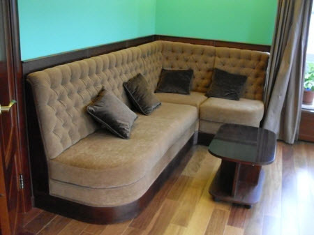 Altes Sofa in neuem Design