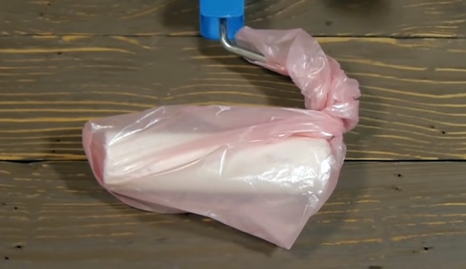Plastikbeutel wird das Werkzeug aus trocknende Farbe verhindern 
