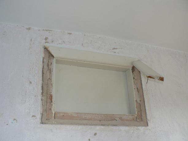 So schließen Sie ein Fenster zwischen Bad und Küche als: Do-it-yourself-Videoanweisungen für Installation, Preis, Foto