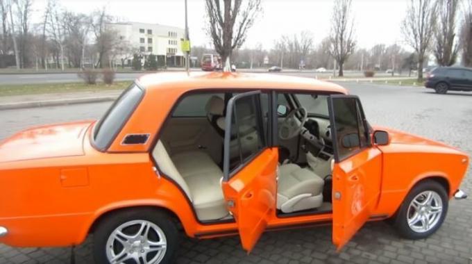 Tuning Stufe 80: Bewohner von Zaporozhye hat „Penny“ in der Luxuslimousine gemacht