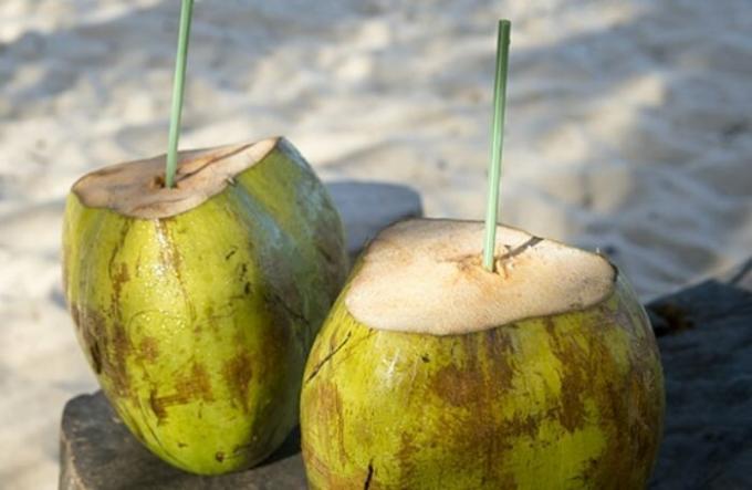Coconut - eine leckere und gesunde Früchte.