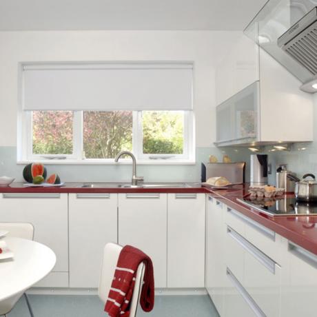 Design einer weißen Küche (45 Fotos): Videoanleitung zum Dekorieren mit eigenen Händen, Kombination mit Rot, Preis, Foto