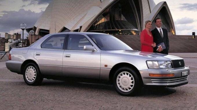 Mit dem Kauf von Lexus LS Fahrer muss nicht viel Geld für einen „Namen“ verbringen. | Foto: resources.carsguide.com.au. 