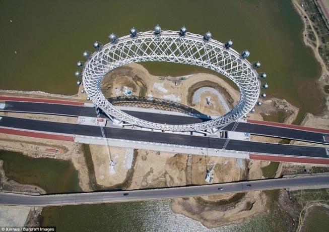 Die Chinesen bauten die erste Riesenrad der Welt ohne Achse