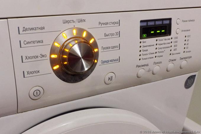 Wie eine Waschmaschine wiegt die Wäsche