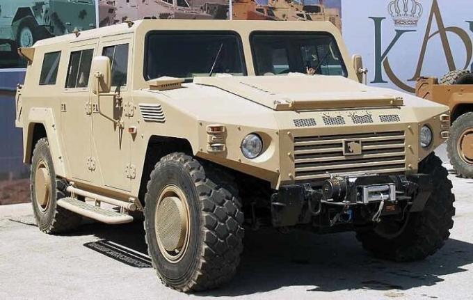 Arabisch SUV Nimr - eine Kopie des russischen „Tiger“. | Foto: militarycat1.blogspot.com.