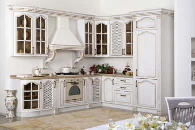 Klassisches Küchenset der Serie "Aphrodite".