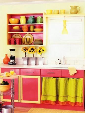 Eine Küche, die mit leuchtenden Farben spielt - unglaublich!