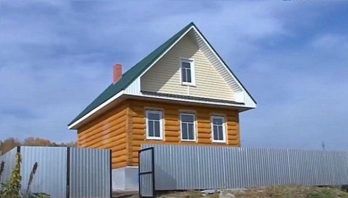 Haus für Arzthelferinnen ist bereit und wartet auf seinen Meister (Sultanov, Chelyabinsk Region).